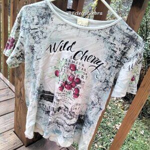 Mona Lisa Cherries shirt size Medium